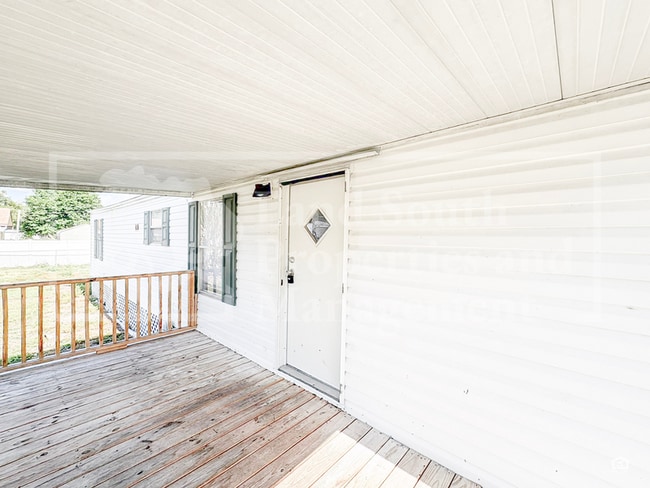 Building Photo - 1155 Meadow Lawn Street
