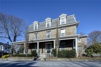 Building Photo - 10 Pell St