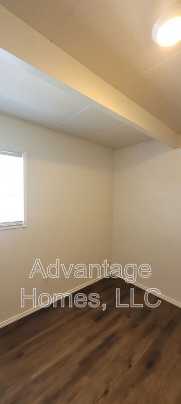 Building Photo - 936 N 71 St