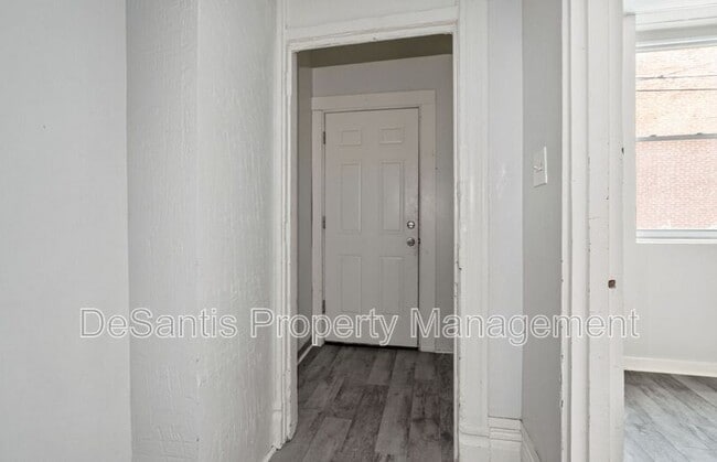 Building Photo - 1705 Tustin St