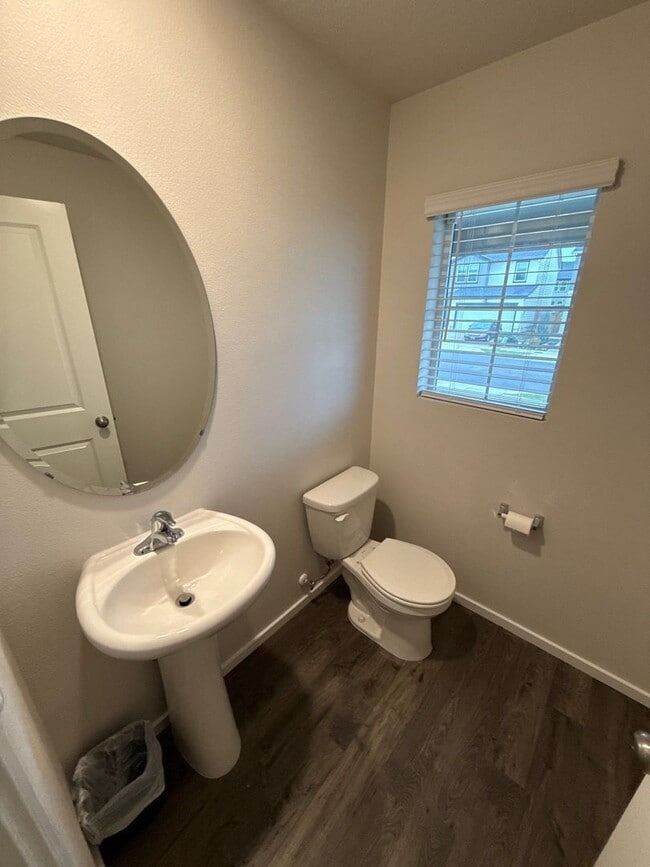 Building Photo - 4770 Daiquiri Ave NE