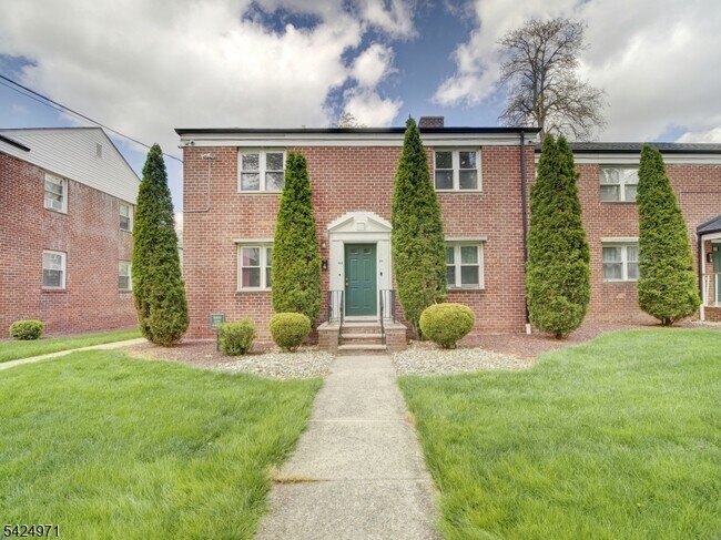 Building Photo - 138 Lincoln St