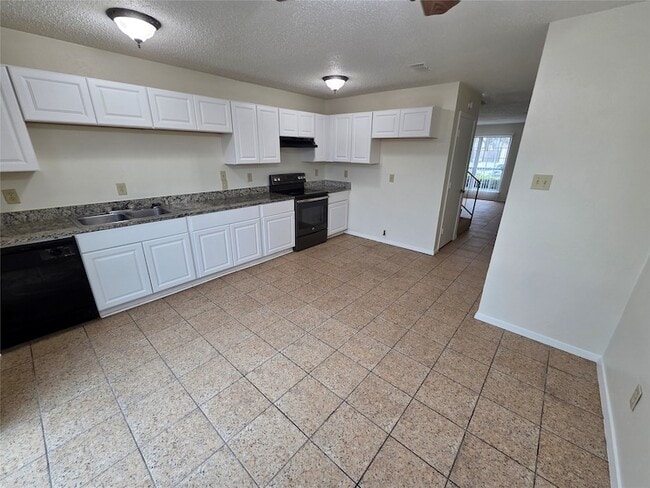 Building Photo - 10500 Lake June Rd