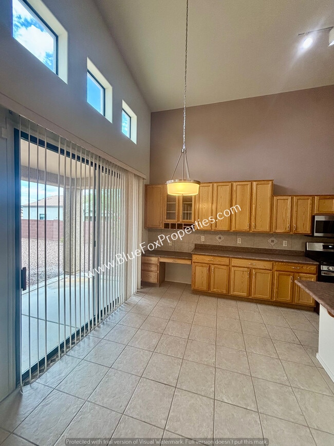 Building Photo - 10593 E Avalon Park St