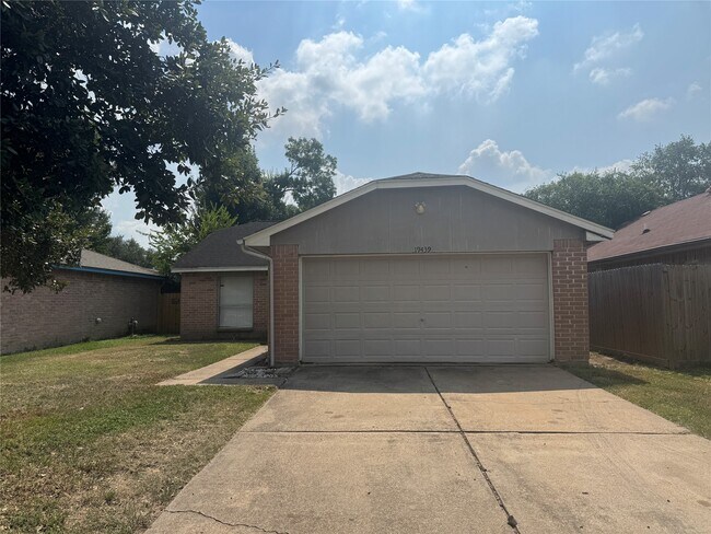 Building Photo - 19439 Cypress Bay Dr