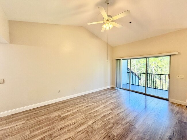 Building Photo - ** FAIRWAY PRESERVE ** 2 BED / 1 BATH COND...