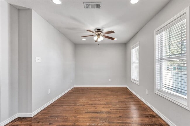 Building Photo - 108 Gilchrist Ave