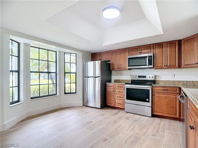 Building Photo - 88 Erie Dr