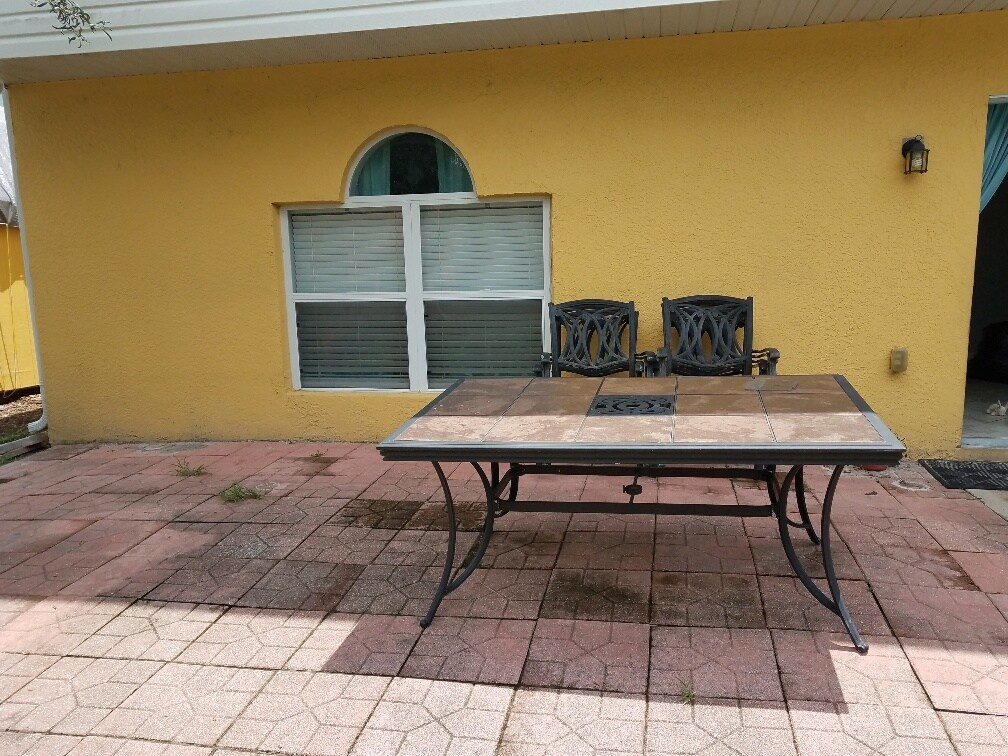 Building Photo - 6289 Freeport Dr