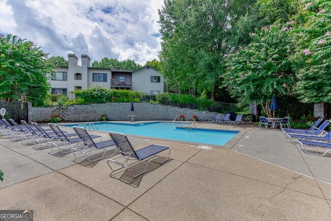 Building Photo - 33 Finch Trail NE