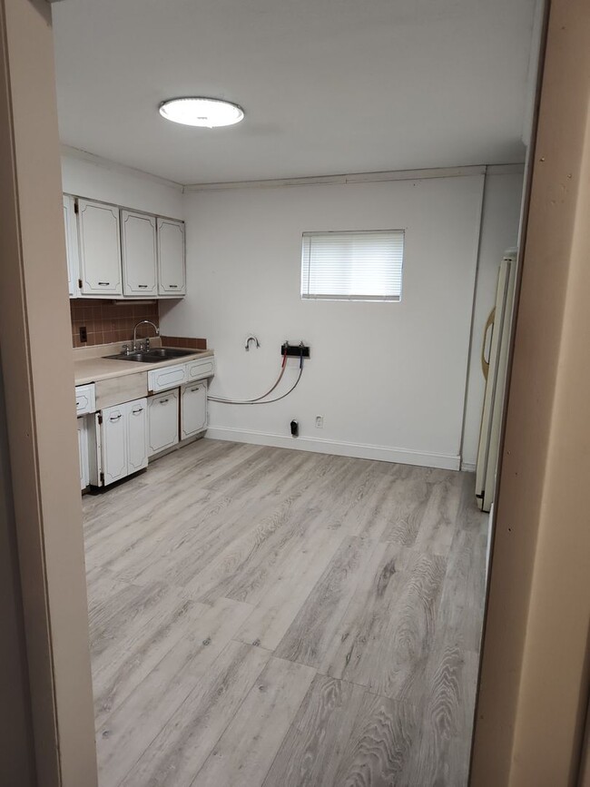 Building Photo - 2 bedroom 1 bath apartment Maryville ( Blo...