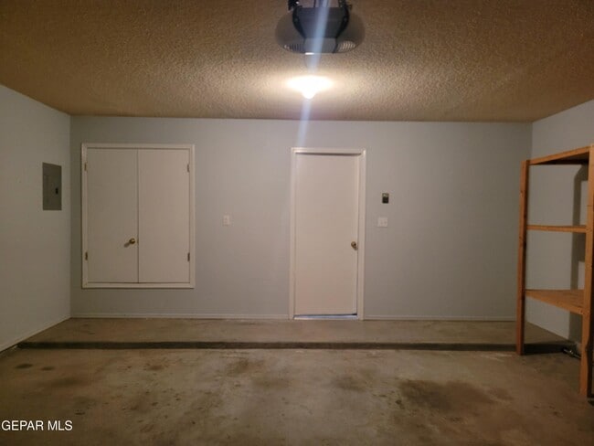 Building Photo - 7225 Tierra Taos Dr
