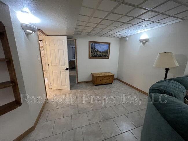 Building Photo - 7800 Happy Jack Rd