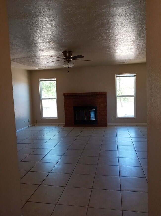 Building Photo - AFFORDABLE!!!