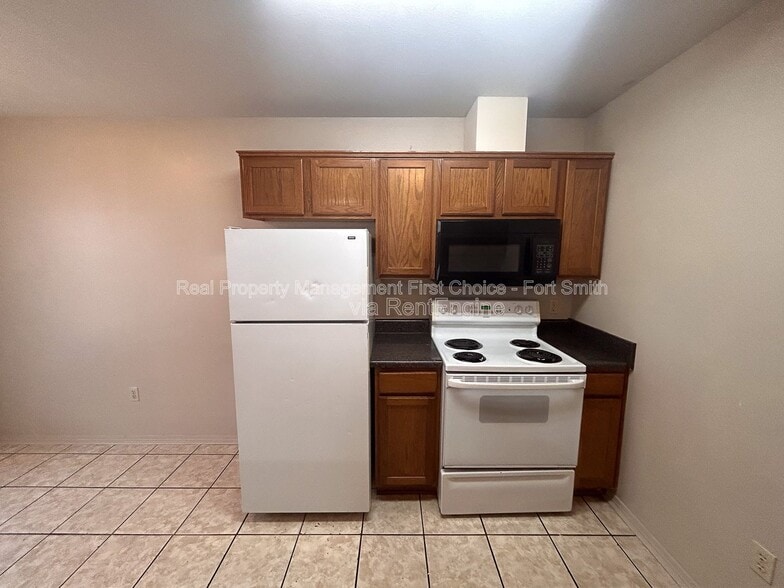 Building Photo - 1857 Brazil Ave