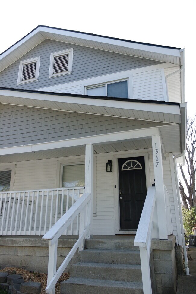 Primary Photo - 1367 N 6th St