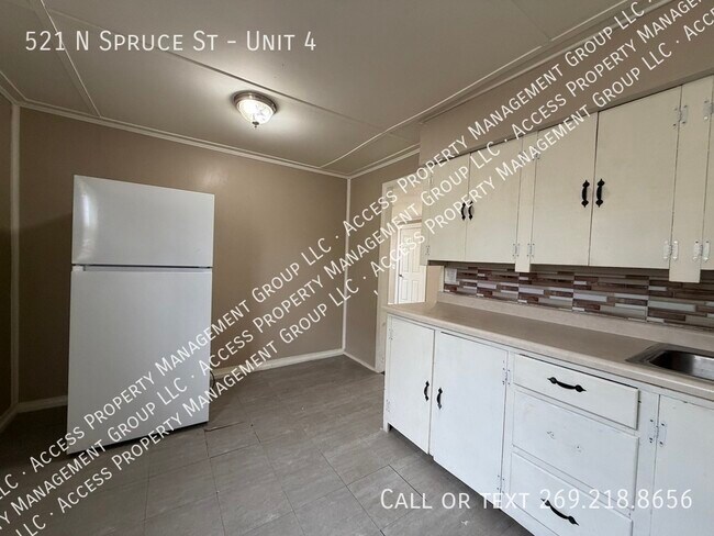 Building Photo - 521 Spruce St