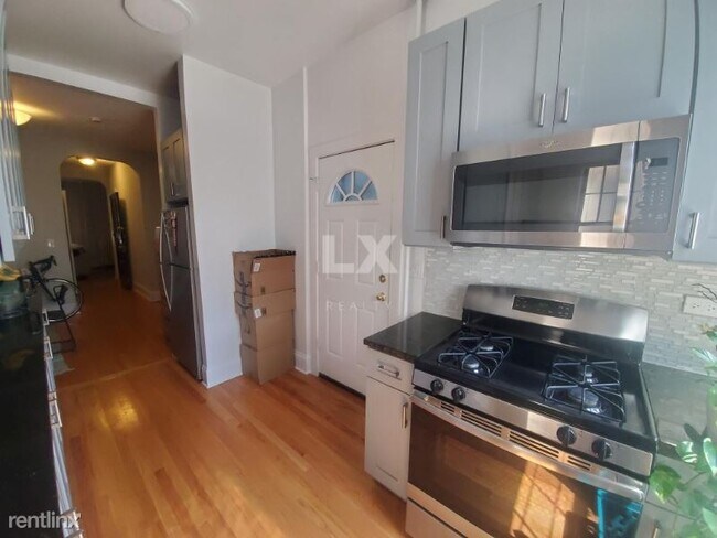 Building Photo - 2 br, 1 bath Apartment - 1101 W Grace St