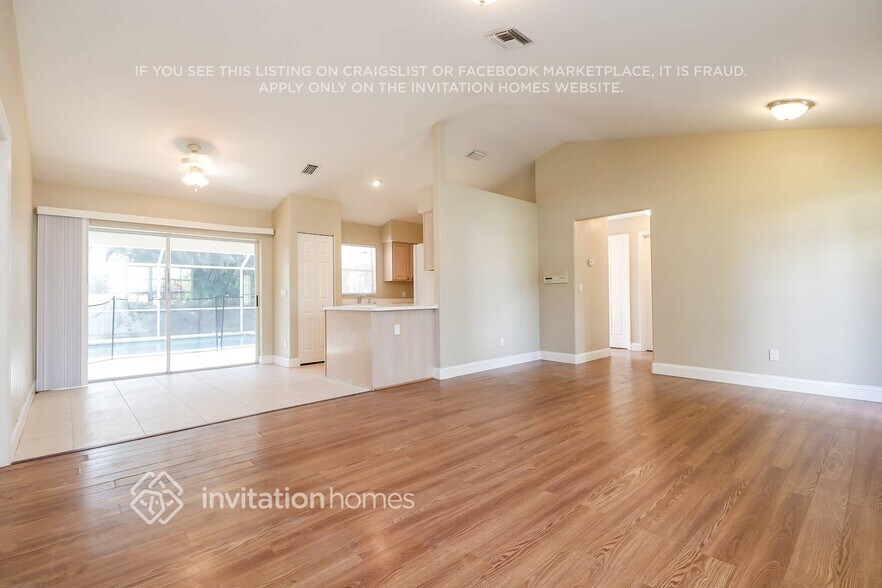 Building Photo - 2720 SW 12th Ave