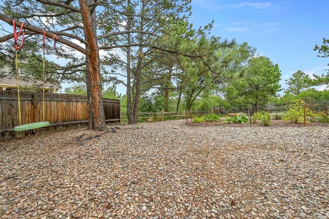 Building Photo - $2,895.00, 4 bed, 3.5 bath, located in Col...