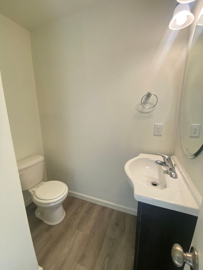 Building Photo - Beautiful 3 Bedroom, 2.5 Bath Townhome in Dallastown Schools!