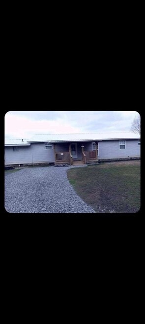 Building Photo - 4560 Shore Dr