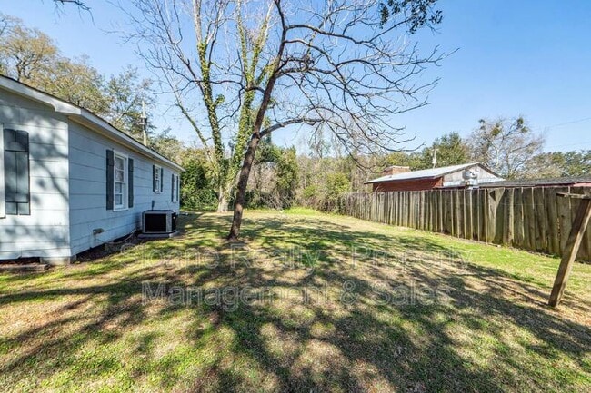 Building Photo - 2212 Townsend Rd
