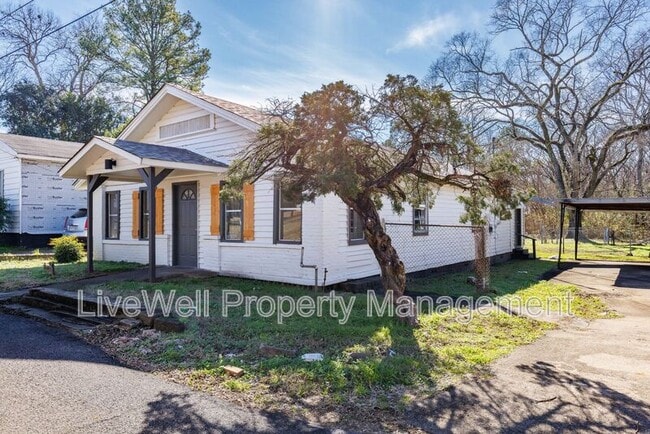 Building Photo - 2212 20th St N