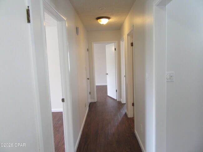 Building Photo - 8629 Deerpoint Dr