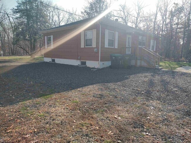 Building Photo - 3005 Fernwood Ave