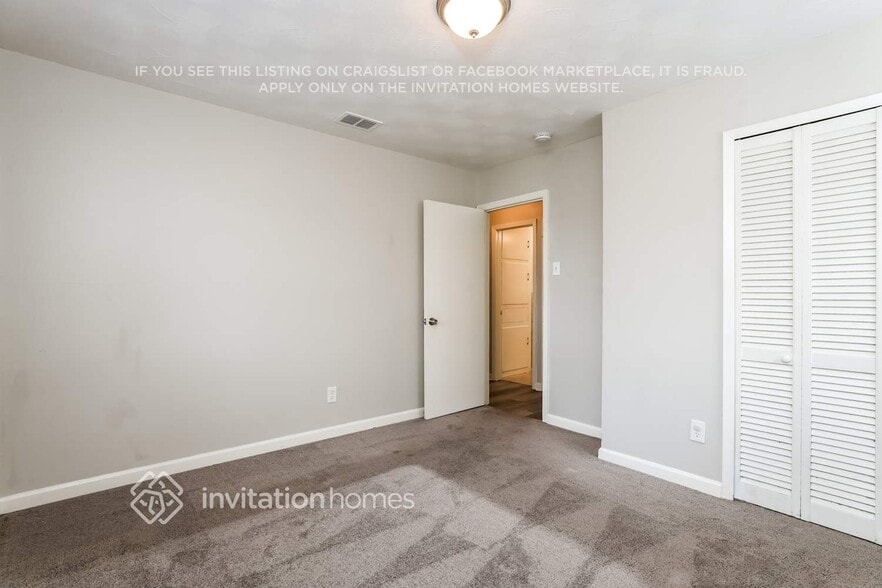 Building Photo - 2301 Narobi Pl