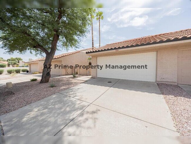 Building Photo - 1650 N Ventura Ln