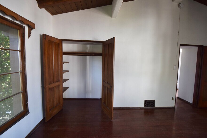 Building Photo - 1008 Orange Grv Ave