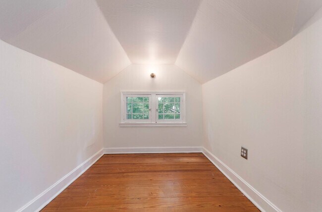 Building Photo - 4527 S 3rd St
