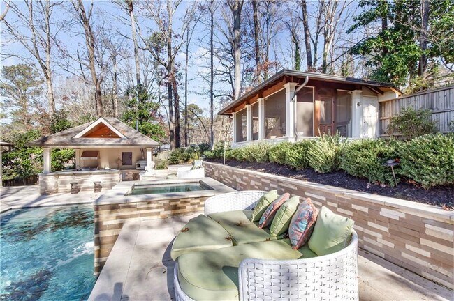 Building Photo - 2991 Sequoyah Dr NW