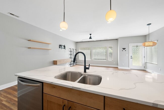 Building Photo - 2200-102 Millbank Village CT