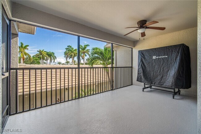 Building Photo - 10020 Siesta Bay Dr