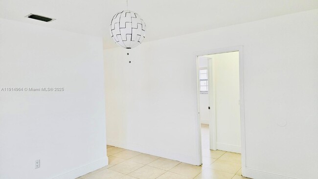 Building Photo - 3182 SW 25th Ter