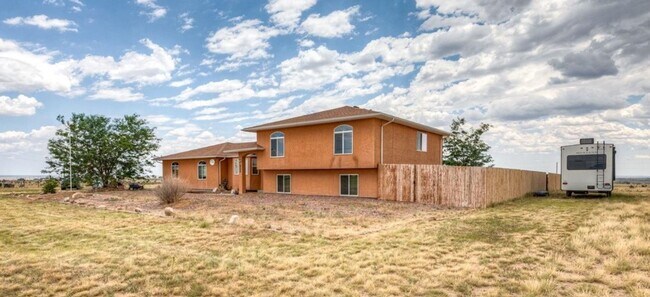 Building Photo - Spacious 5-Bedroom Home on 5 Acres with Panoramic Mountain Views & Endless Possibilities