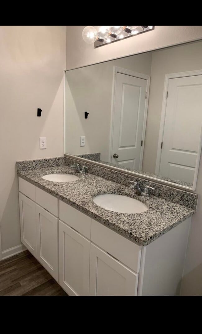 Building Photo - 103 Cora Rd