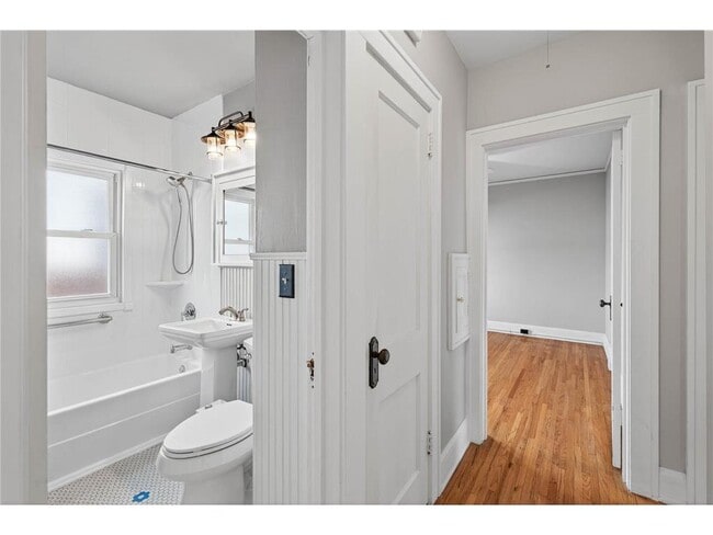 Building Photo - 3606 12th Ave S