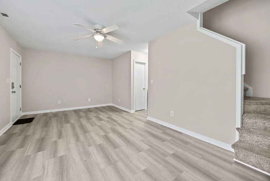Building Photo - 831 Dalewood Dr