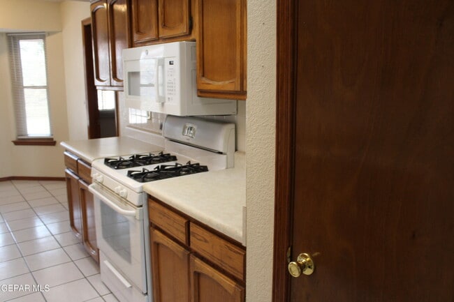 Building Photo - 11550 James Grant Dr