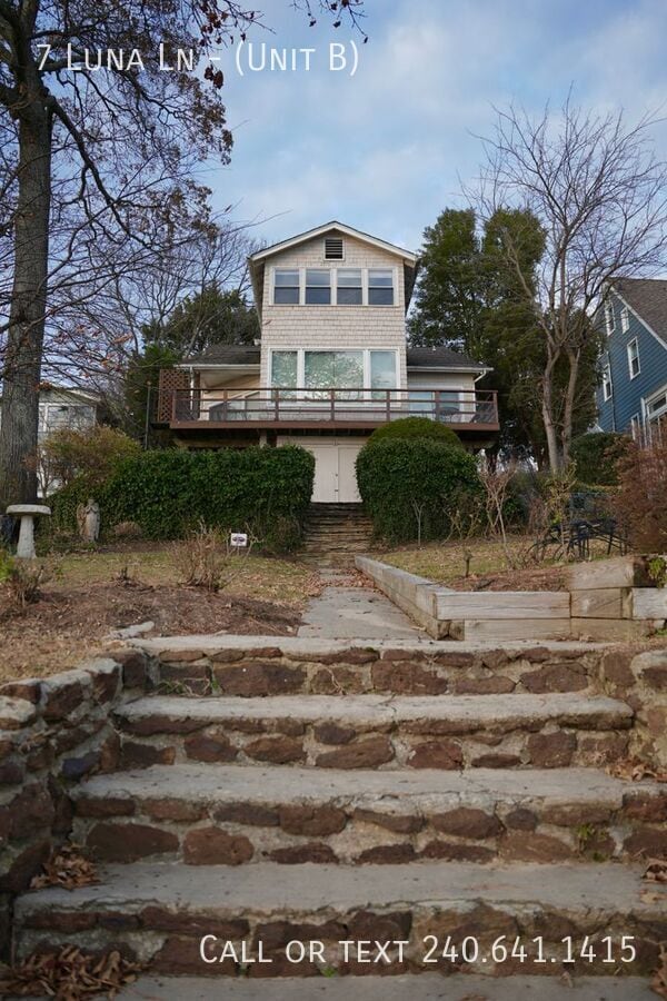 Building Photo - 7 Luna Ln