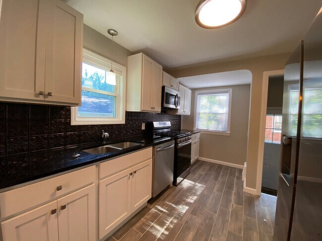 Building Photo - 5248 Haverford Dr