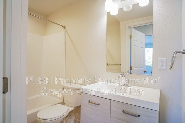 Building Photo - 5263 N Harvard St