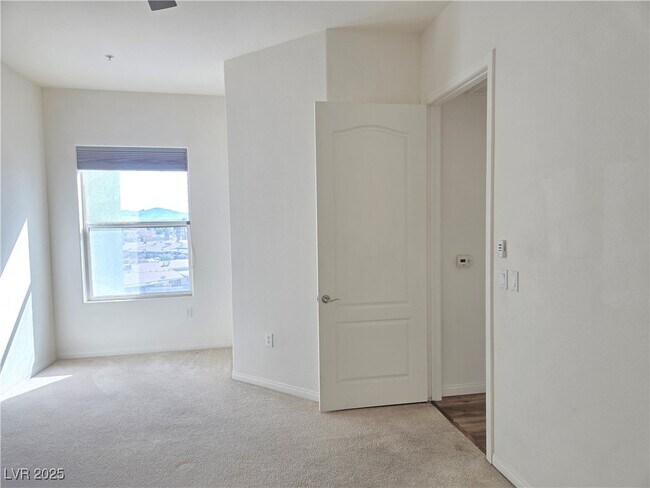 Building Photo - 62 E Serene Ave