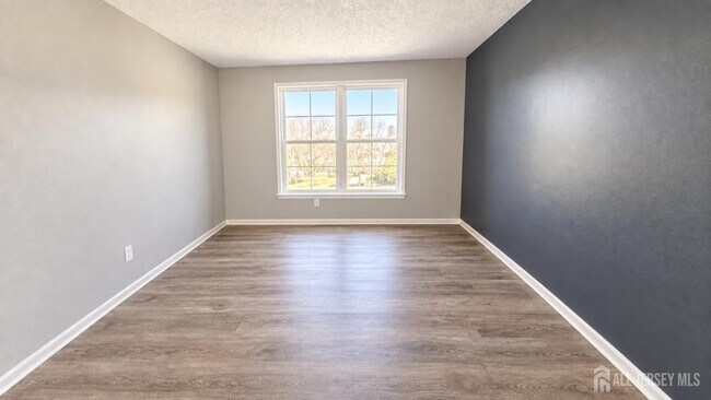 Building Photo - 29 Pembrook Ave