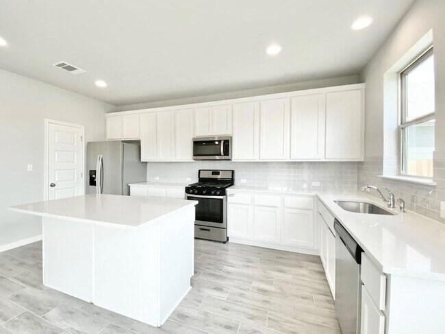 Building Photo - 2525 Pecan Island Dr