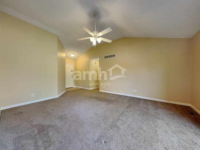 Building Photo - 2422 Hilliard Dr